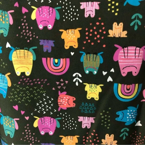 NWT Zoe + Chloe Army Green Frog and Rainbow pattern short sleeve scrub top - Picture 9 of 15